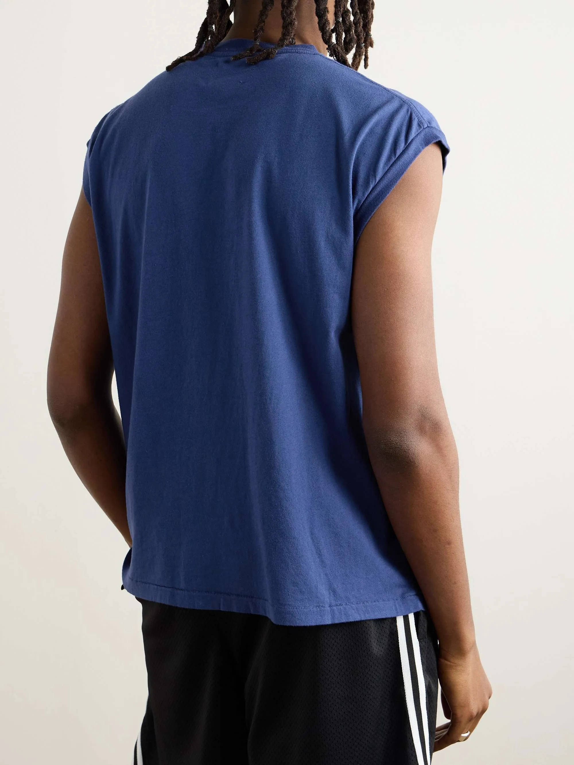 GALLERY DEPT. AUGI SLEEVELESS TEE/VINTAGE BLACK/NAVY/WHT English pocket sleeveless vest TEE Washed black/navy blue/white S-XL Same as the original version Super comfortable summer brushed lightweight material No sense of comfort on the upper body Loose and crisp fit Comfortable and breathable